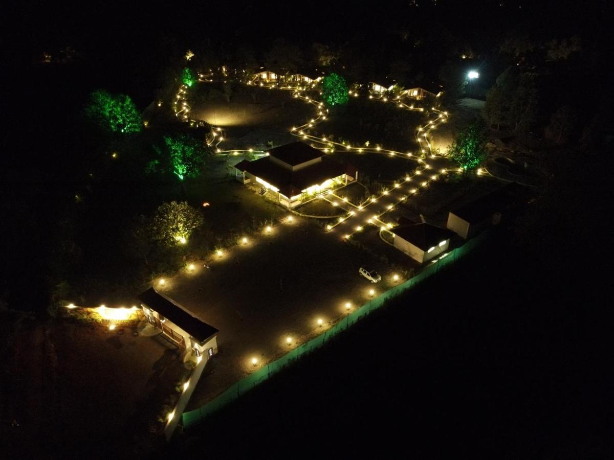 The Infinity Pench Resort Khawāsa Esterno foto